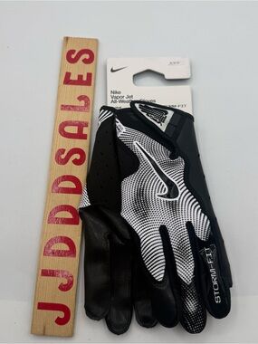Nike Vapor Jet 8.0 All Weather Football Gloves Storm Fit Black Men’s Sz M New